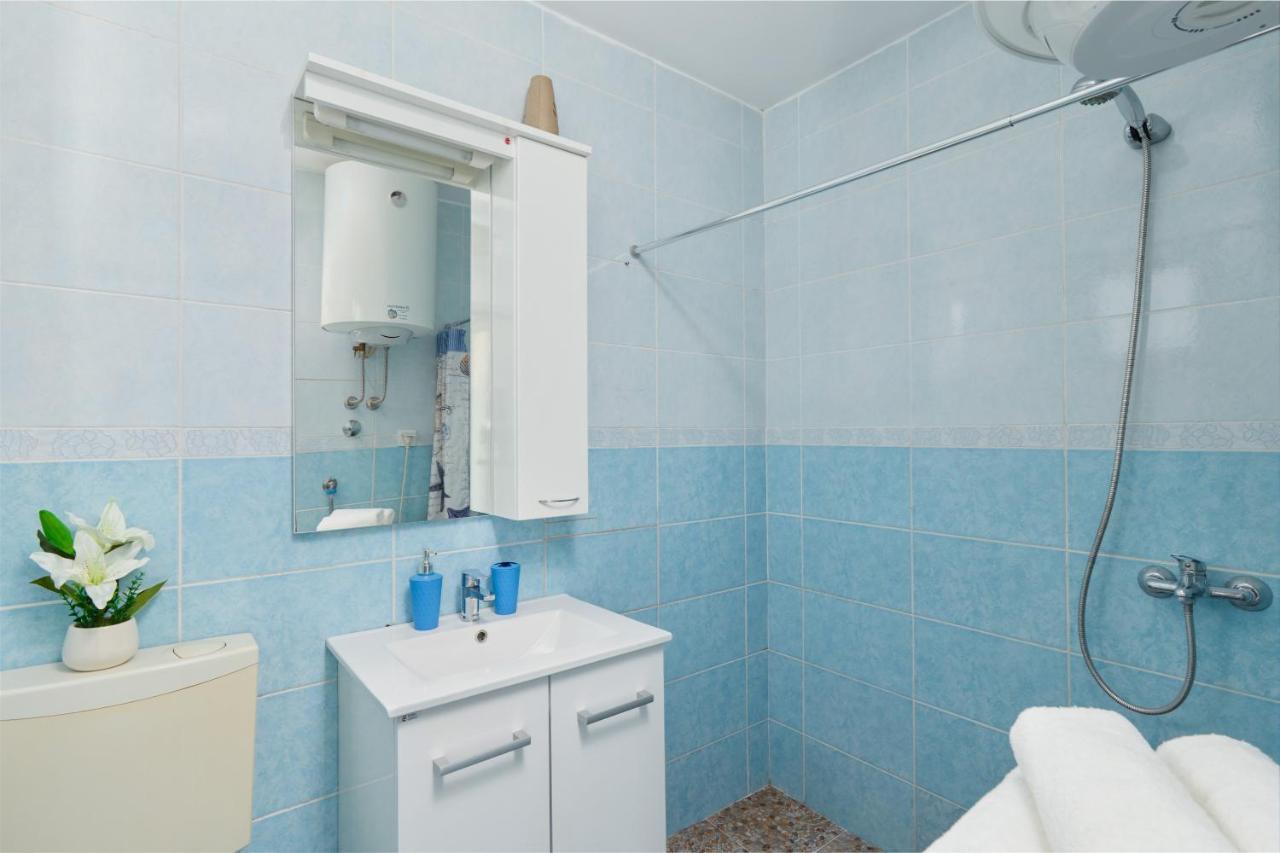 Апартаменты Ana's Place Near The Sea