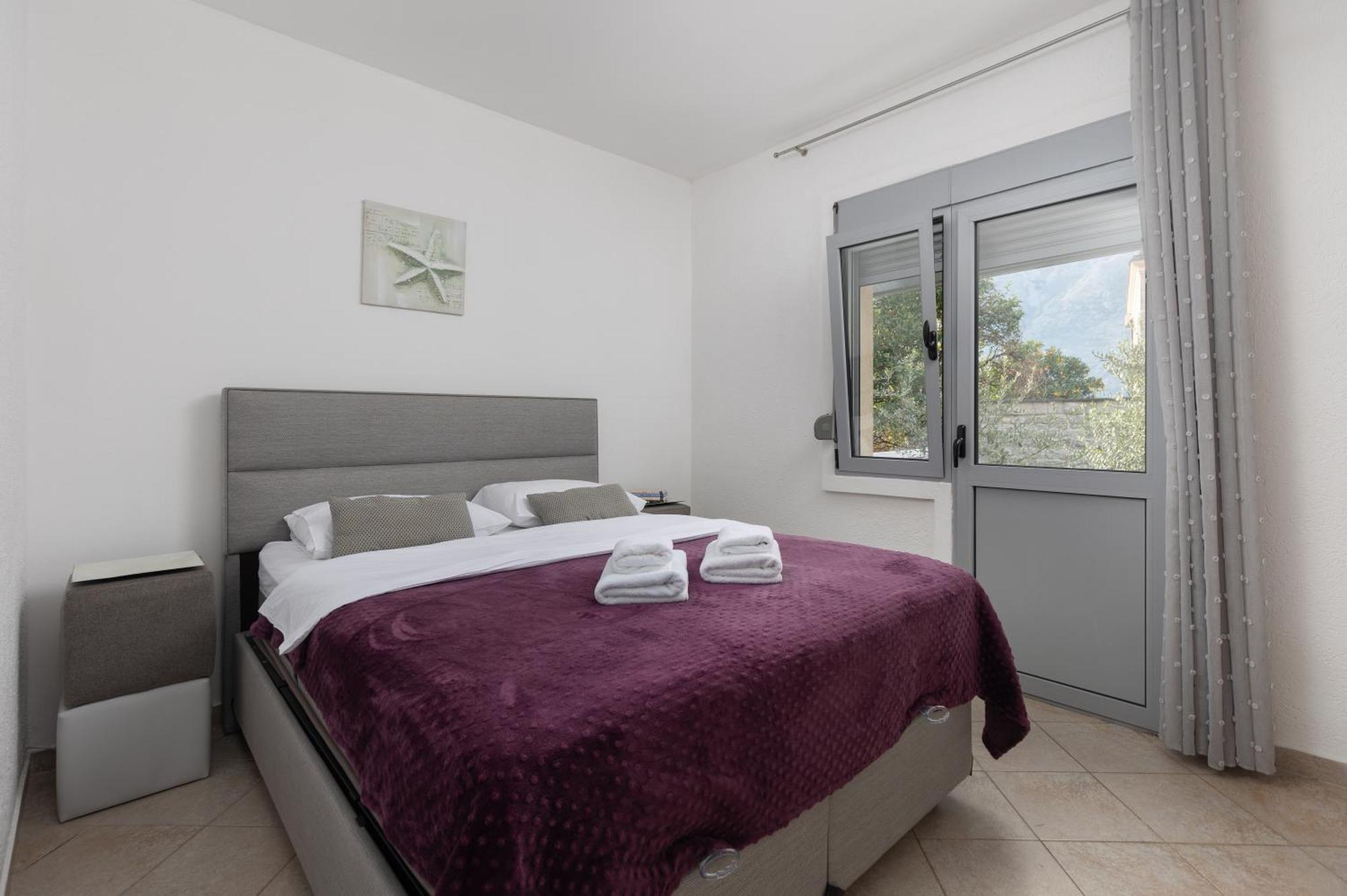 Апартаменты Ana's Place Near The Sea *